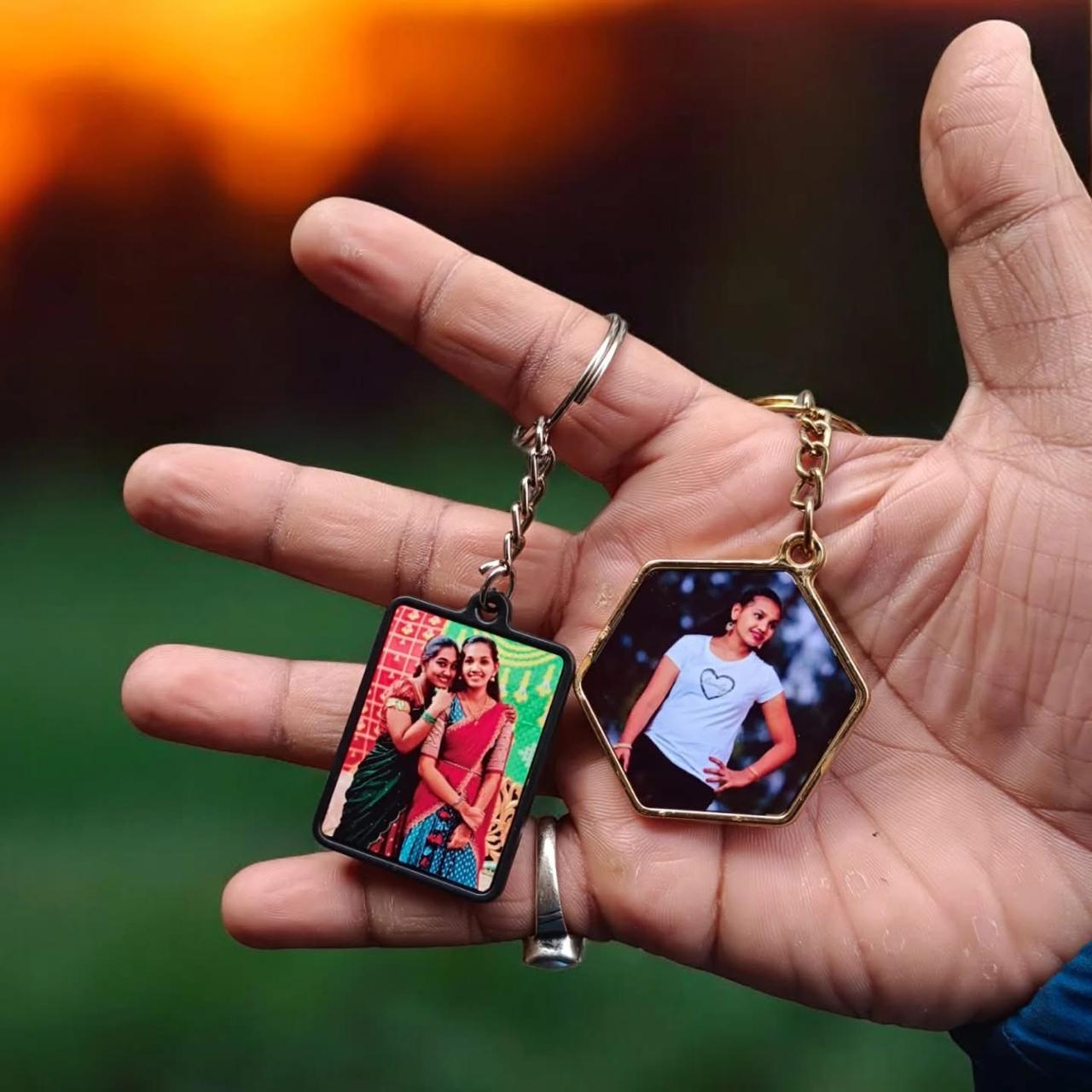 “Memory Frame Photo Keychain”