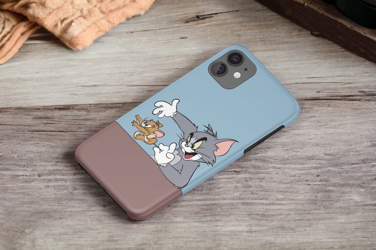 “Crazy Chase Cartoon Case”